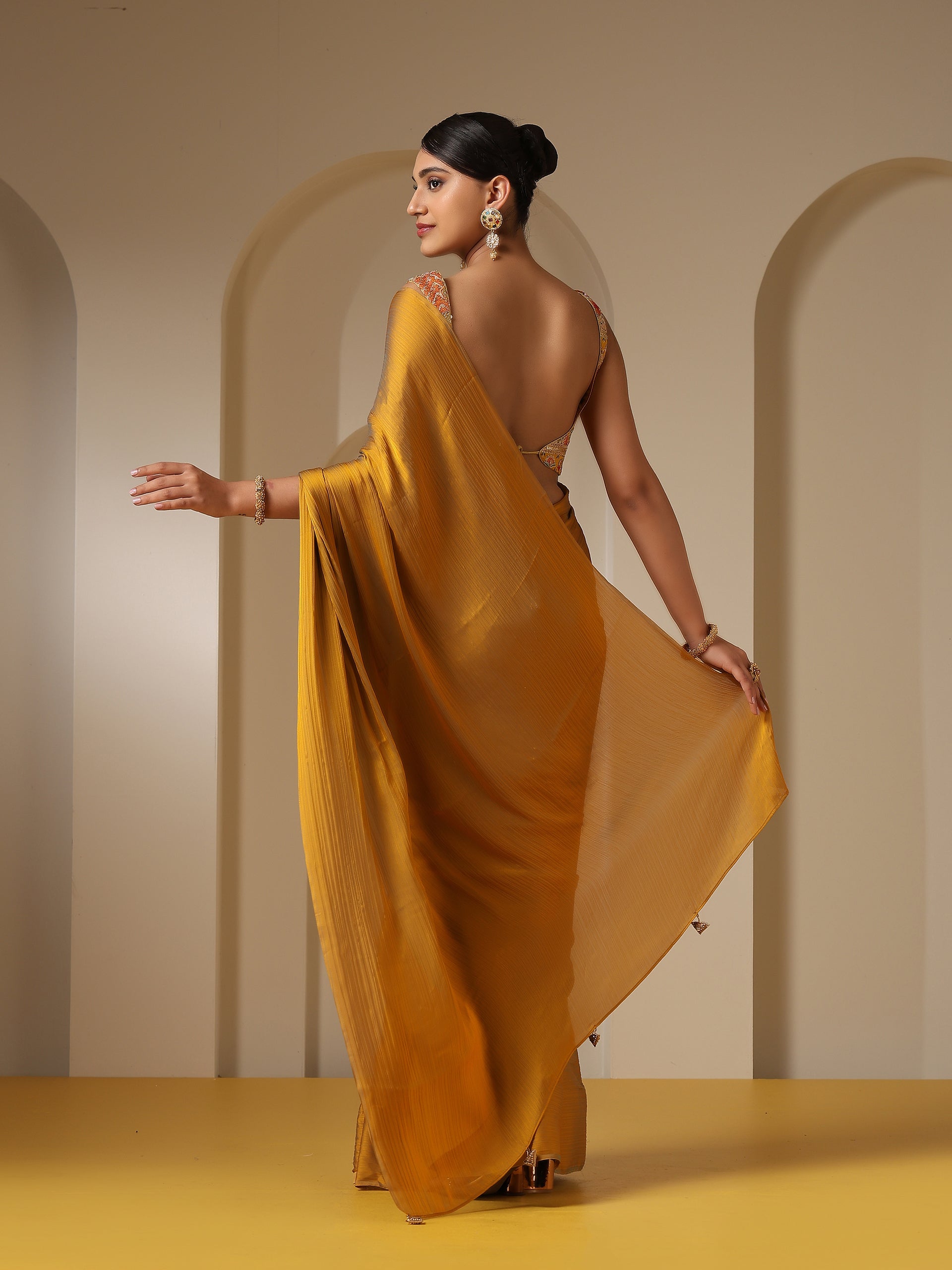 Blue phoenix dual shade chiffon saree with self blouse fabric — view 8