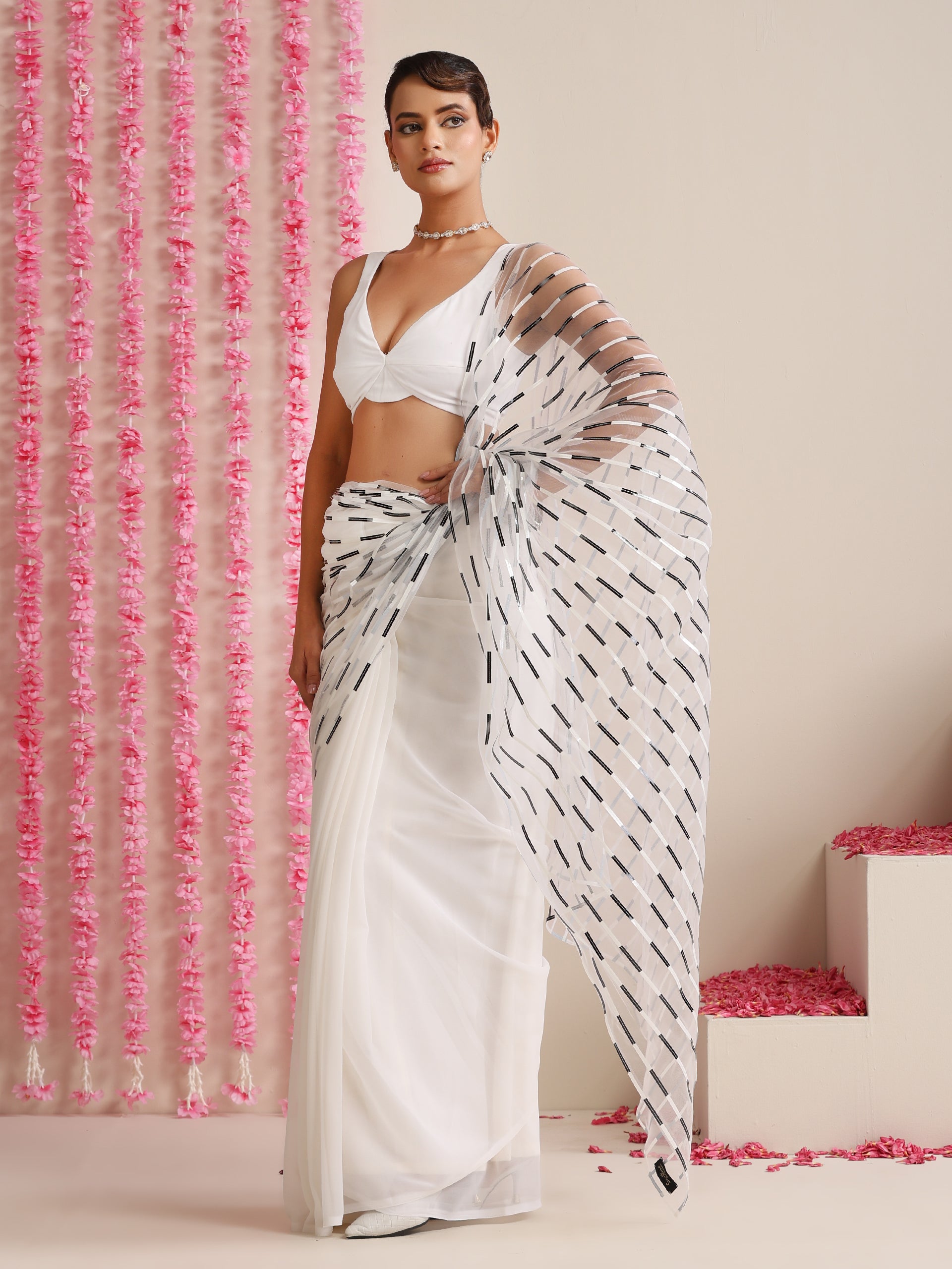 White and Dual Black White Impression Georgette Saree with Blouse Fabric