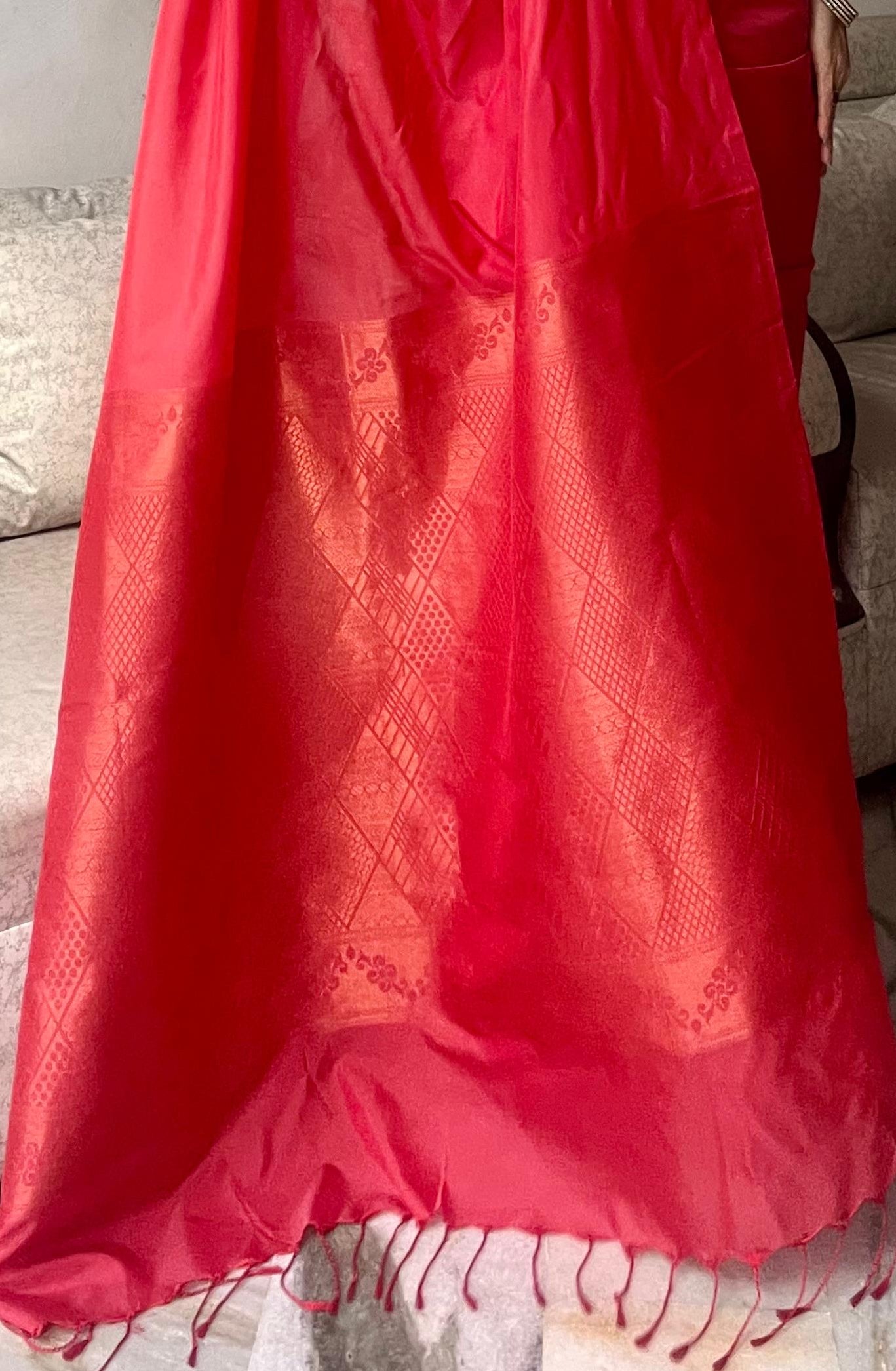 Solid Red Saree with Woven Jacquard Pallu in Gold & Self Blouse Fabric