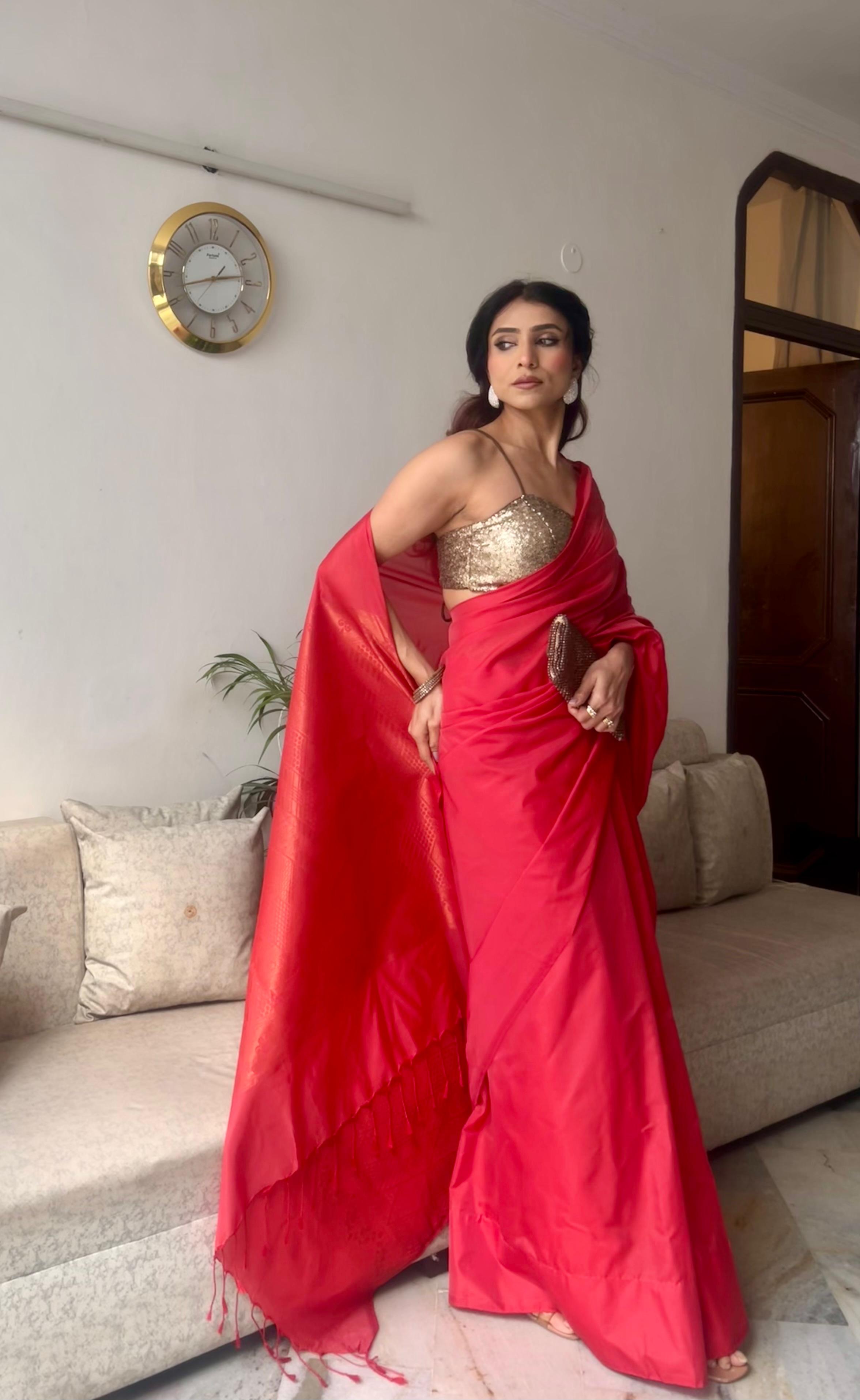 Solid Red Saree with Woven Jacquard Pallu in Gold & Self Blouse Fabric