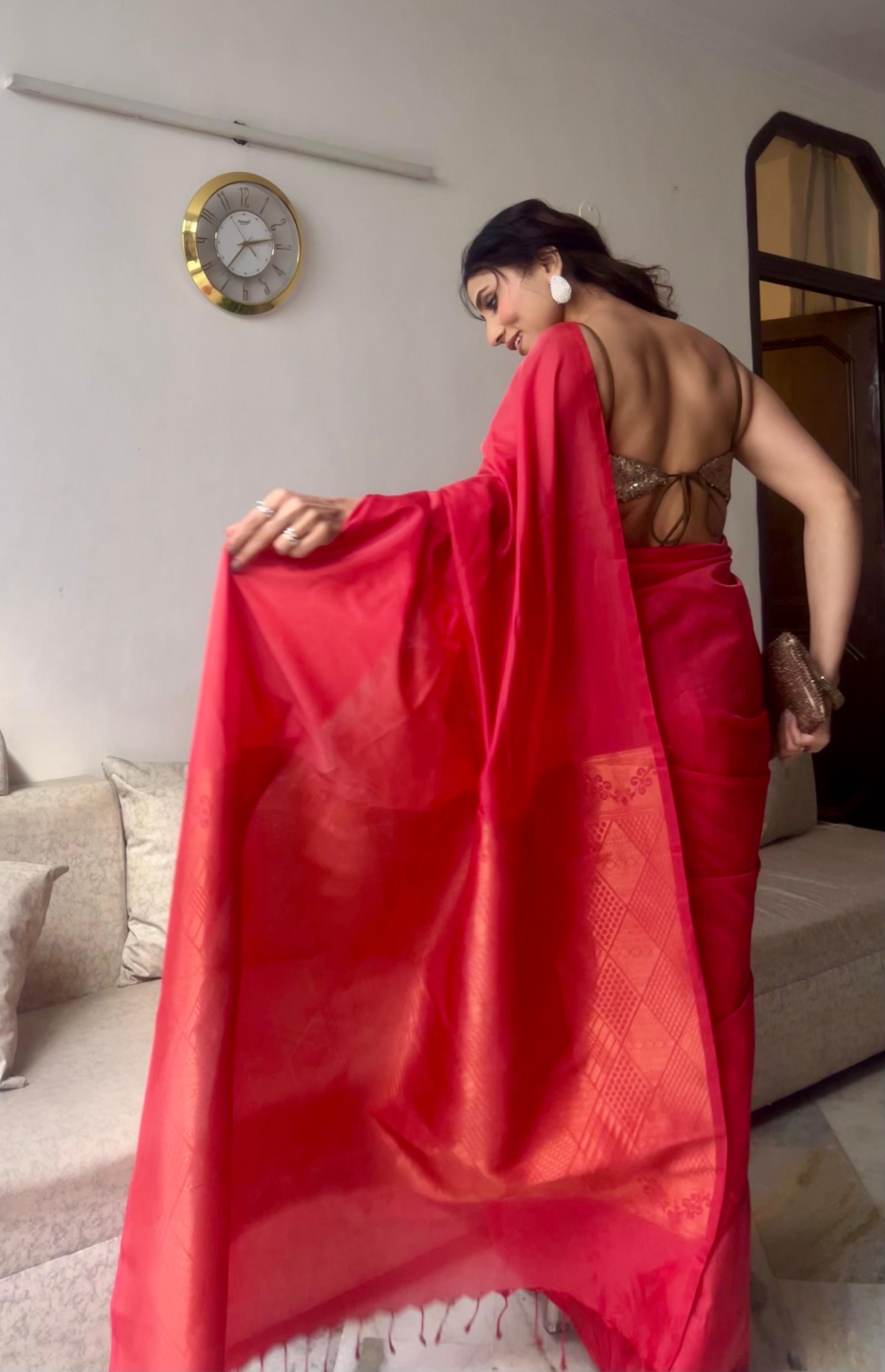 Solid Red Saree with Woven Jacquard Pallu in Gold & Self Blouse Fabric