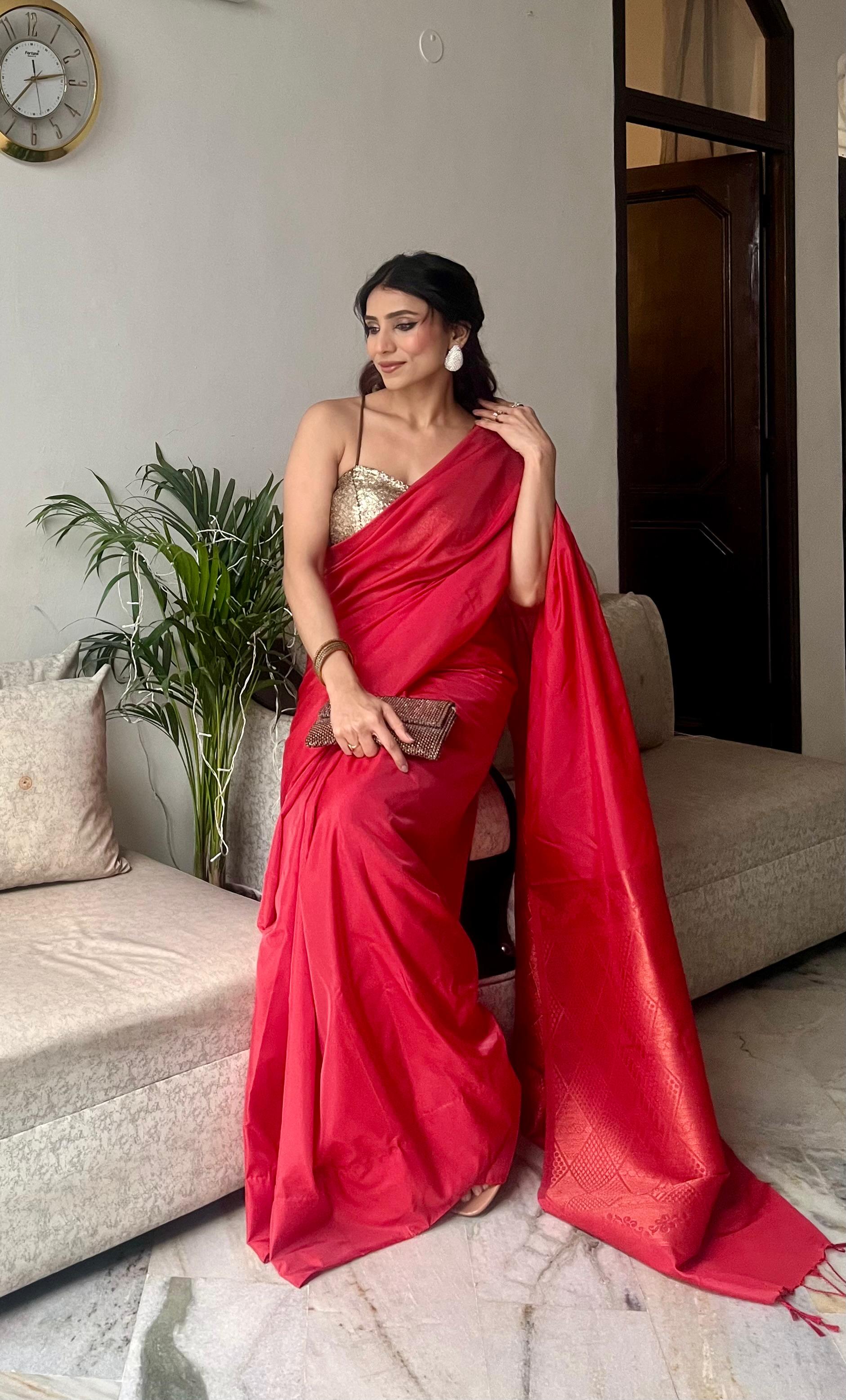 Solid Red Saree with Woven Jacquard Pallu in Gold & Self Blouse Fabric