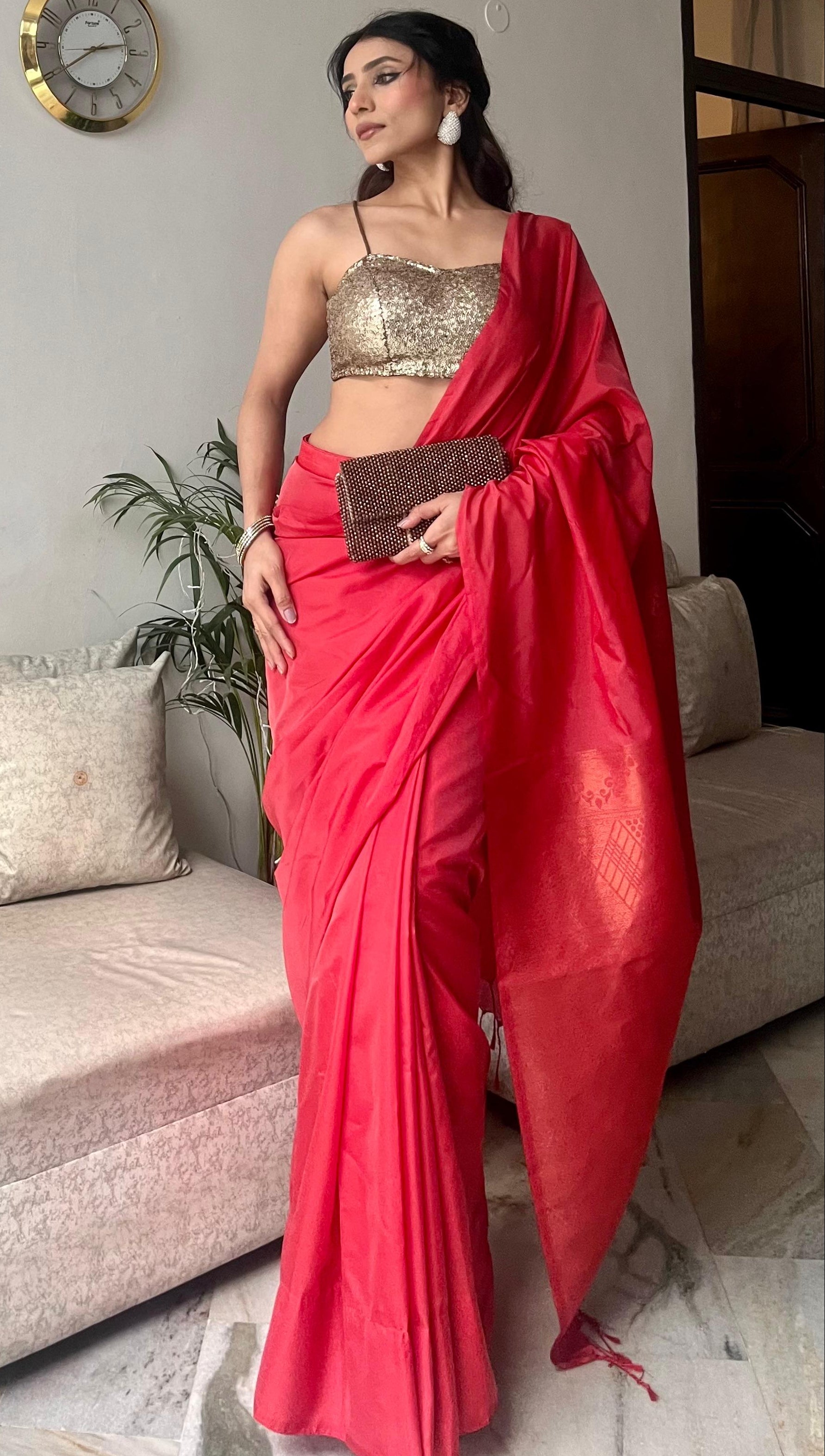 Solid Red Saree with Woven Jacquard Pallu in Gold & Self Blouse Fabric