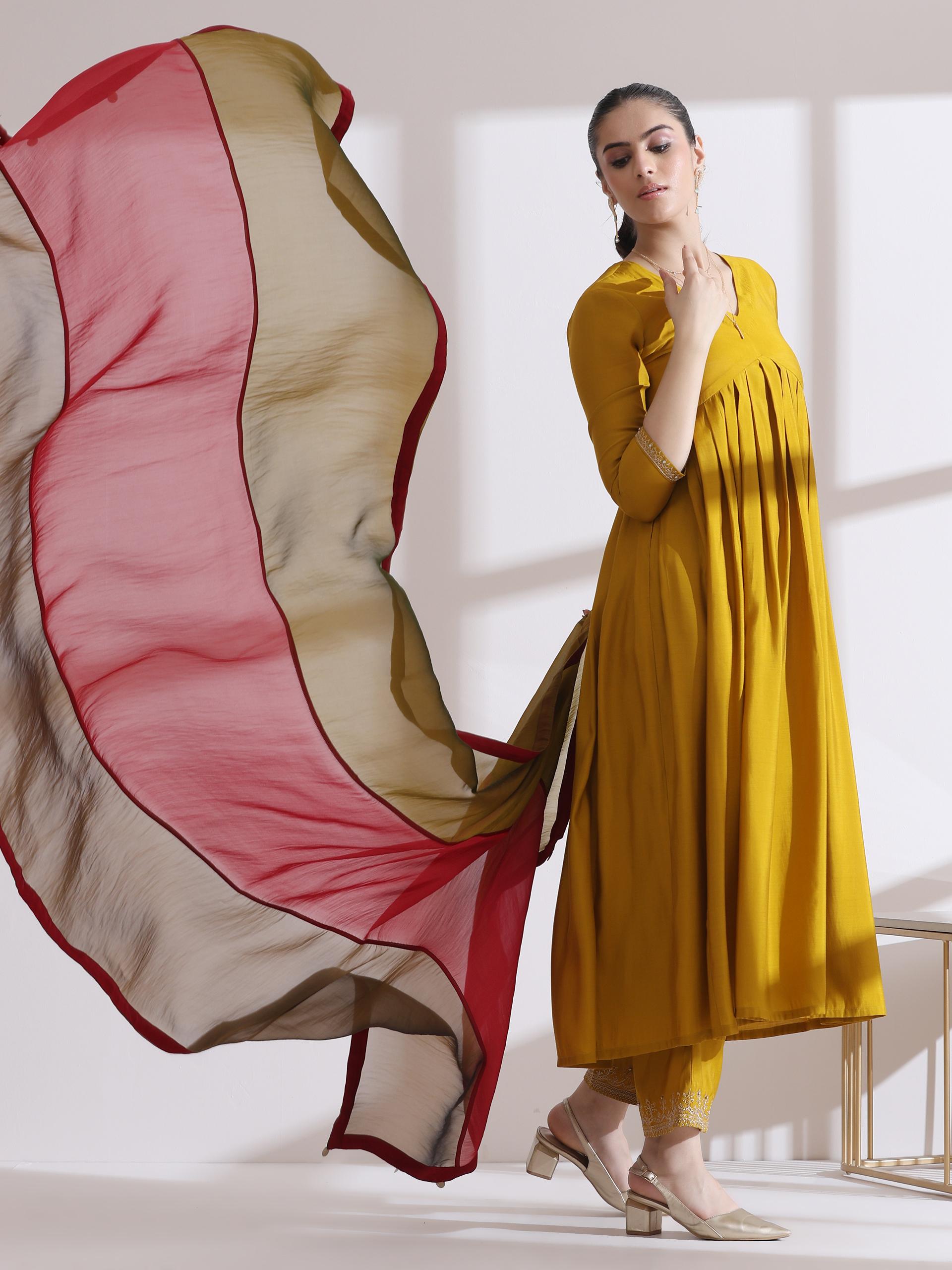 1 Pc Dupatta - Banarasi Tissue 3 Colour Dupatta