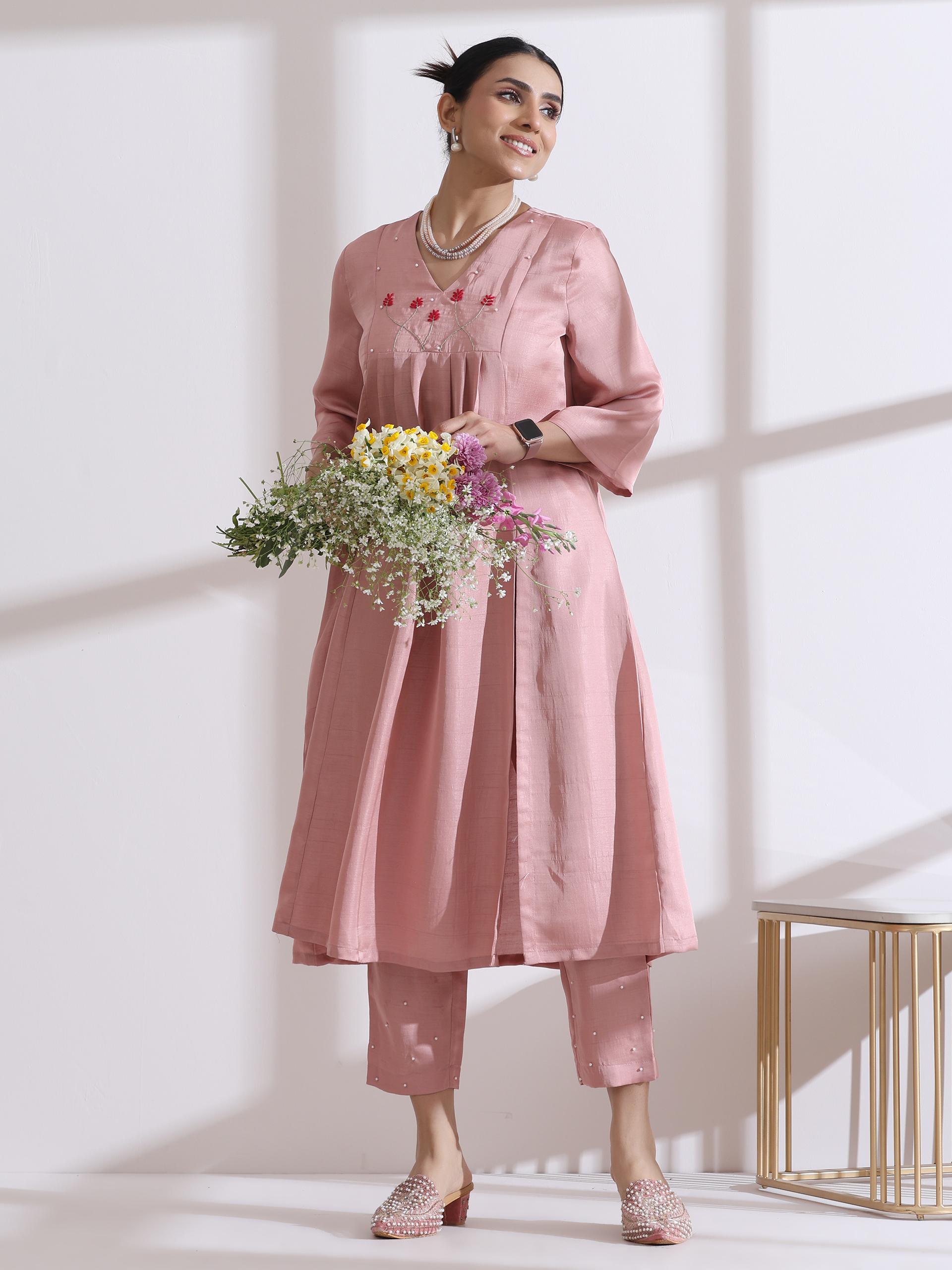 Women's Light Pink Kurta with Flower and Pearls Detailing with Pants 2 Piece Set | A-Line, V Neck, 3/4 Sleeves, Work Wear, Casual (Lux Fabric)