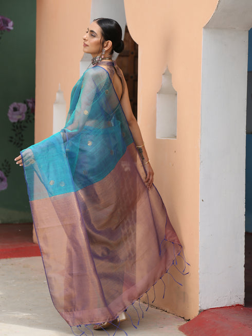 Peacock Pride handloom Saree With Blouse Fabric
