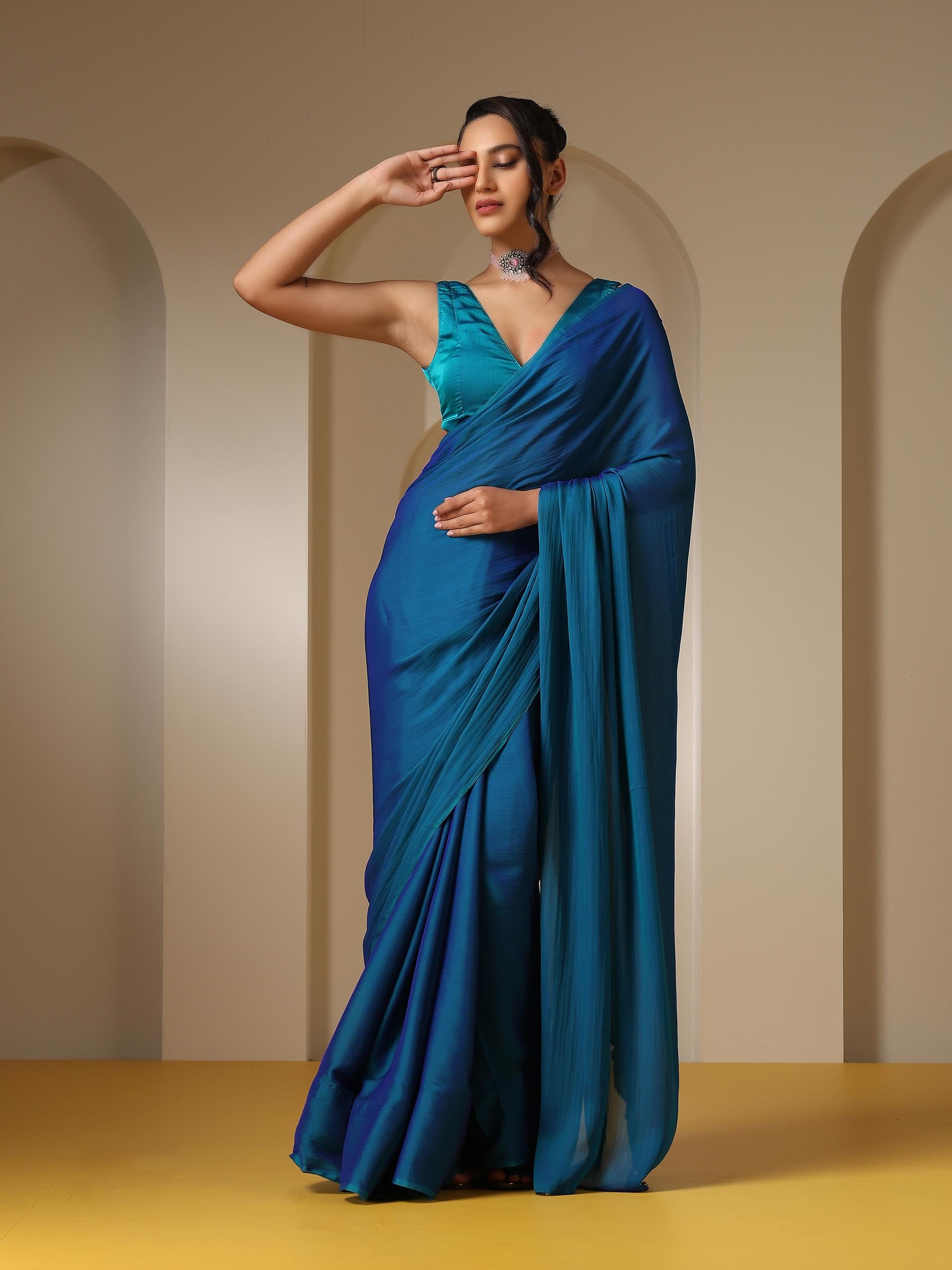 Blue green dual shade chiffon saree with self blouse fabric — view 8