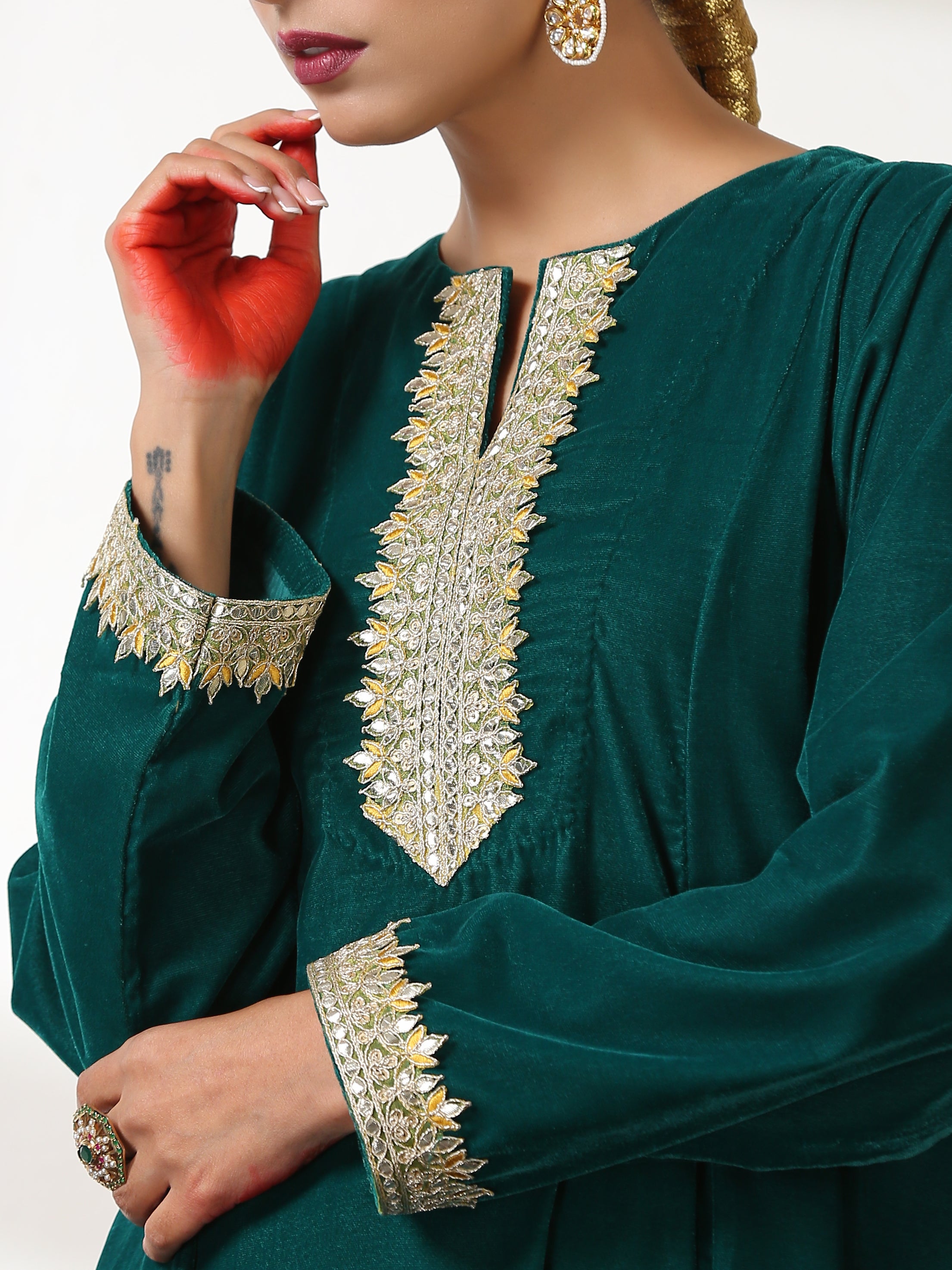 Women's Emerald Velvet Co-ordinate Top Set with Bottom and Gota Lace 2 Piece Set | Straight Fit, Round Neck, Sleeves, Pants, Festive Wear, (Velvet)