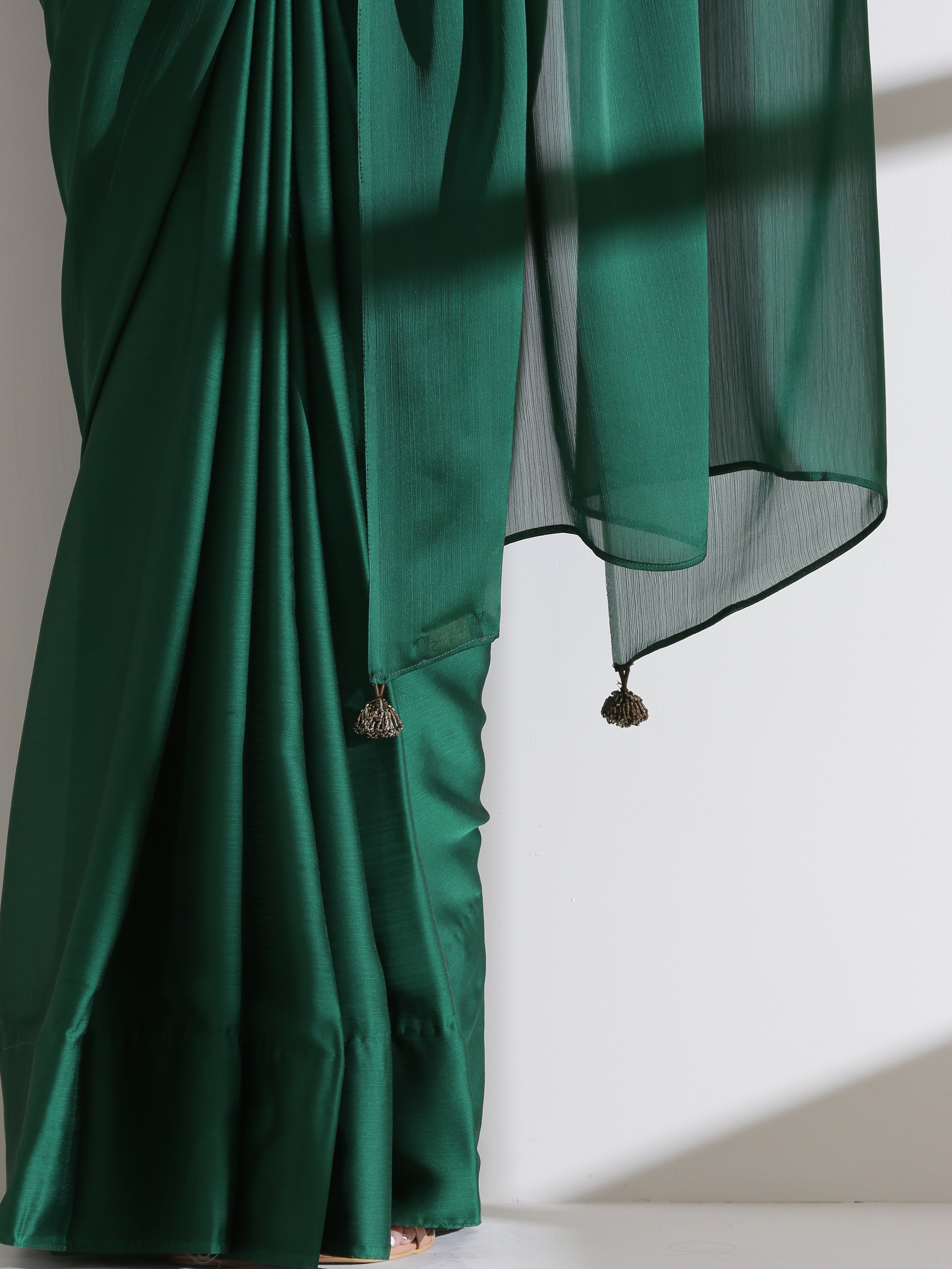 Green Royal Saree With Embroidered Blouse Fabric